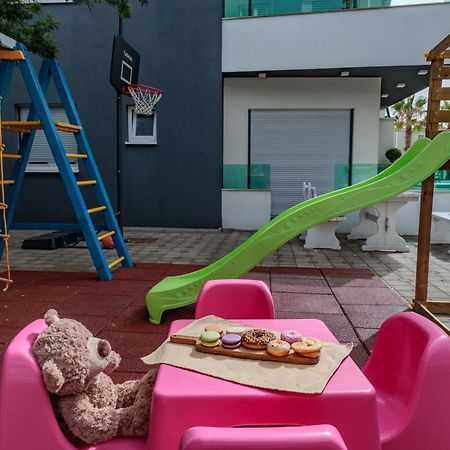 Boutique Apartments Blitz بيبينيا المظهر الخارجي الصورة