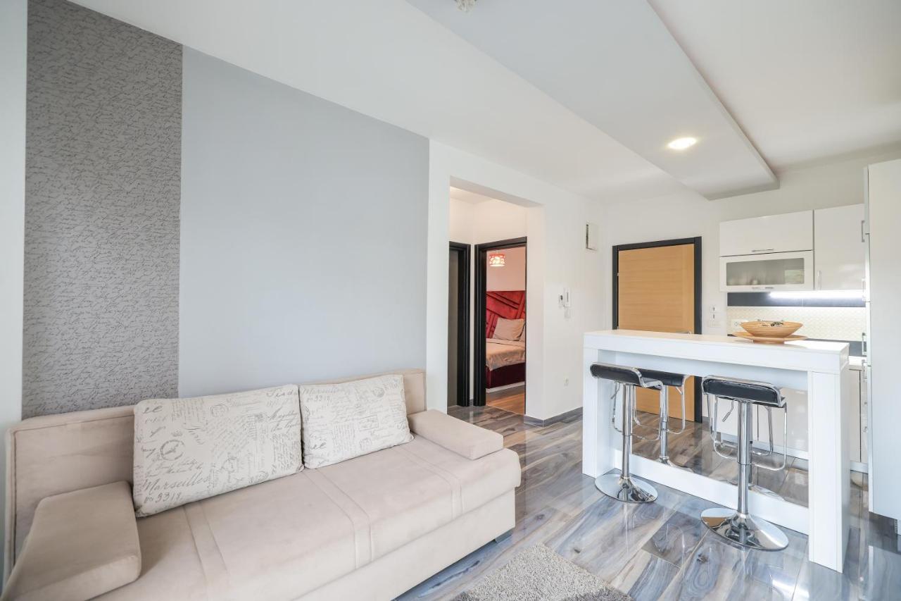 Boutique Apartments Blitz بيبينيا المظهر الخارجي الصورة