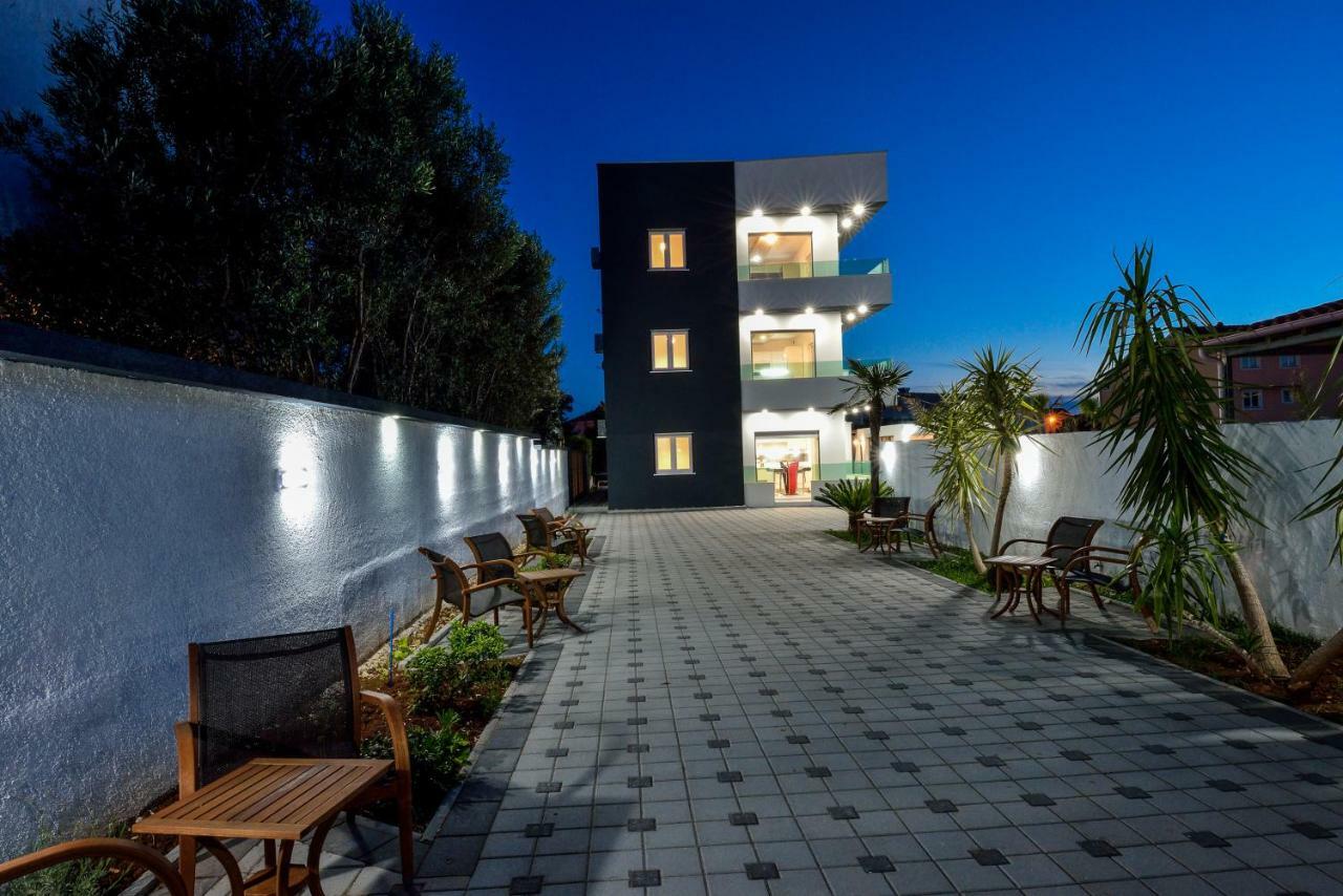 Boutique Apartments Blitz بيبينيا المظهر الخارجي الصورة