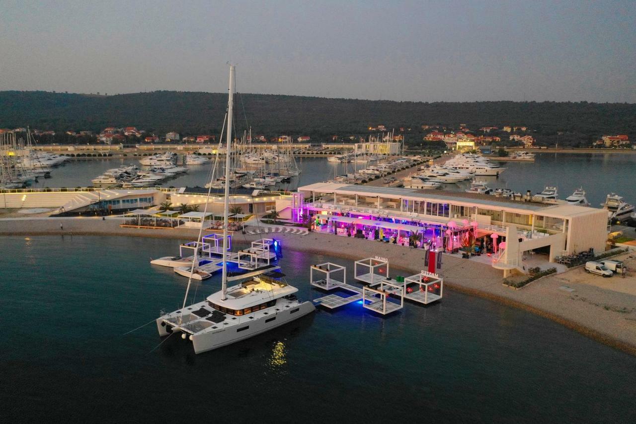 Boutique Apartments Blitz بيبينيا المظهر الخارجي الصورة